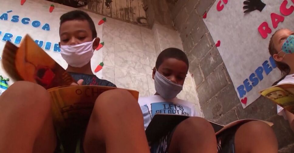 Proyecto de literatura en favelas de Brasil