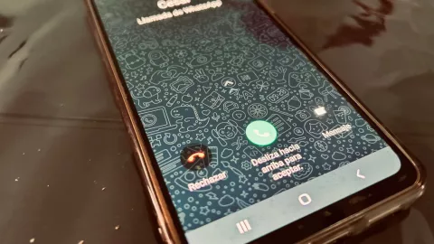 Llamada de extorsión en WhatsApp