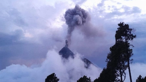 Volcán de fuego en Guatemala