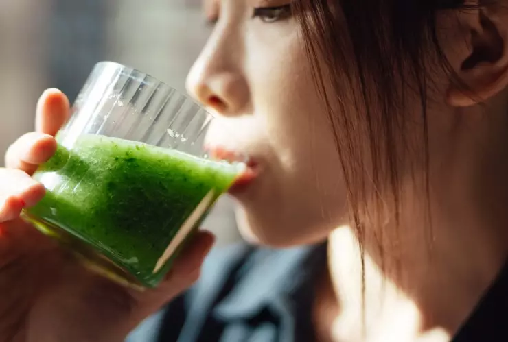 Este licuado te servirá para dormir mejor durante las noches