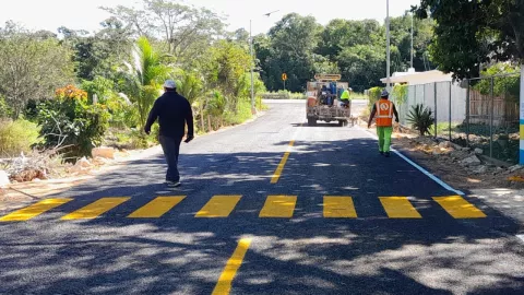 Habrá vialidades así como alumbrado público en la zona maya de Los Chunes