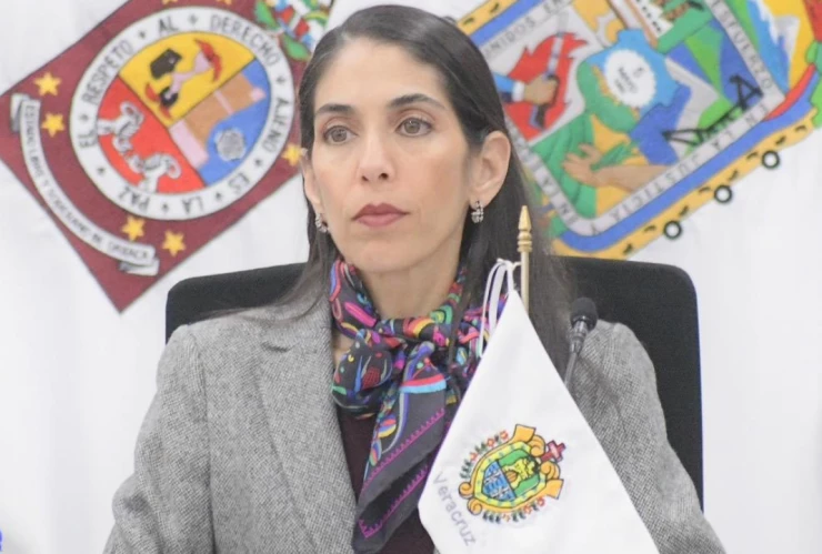 Renuncia de Verónica Hernández Giadáns, fiscal de Veracruz