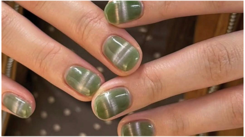 Diseño de uñas código de barras
