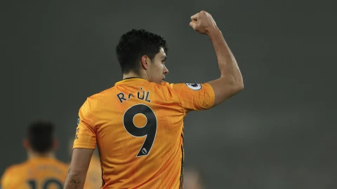 ¡Raúl Jiménez anota en derrota ante el Liverpool!