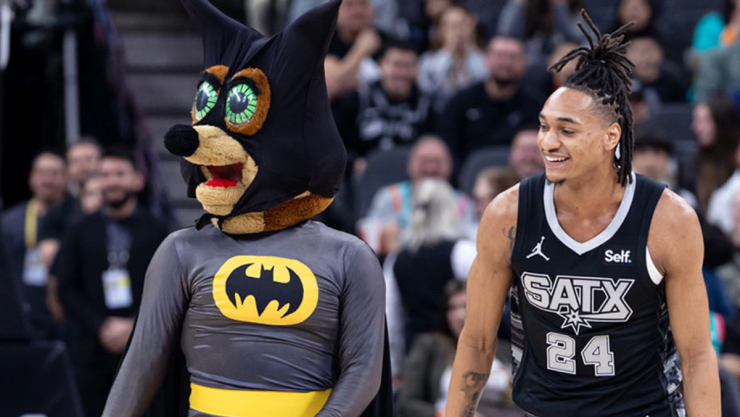 Coyote, mascota de San Antonio Spurs