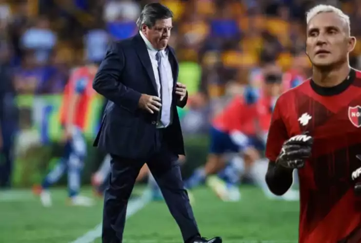 Keylor Navas arremete vs Piojo Herrera Costa Rica Selección