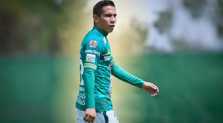 León ejerce el regreso de Iván Rodríguez