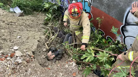 Hombre enterrado vivo.jpg