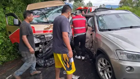 Conductor de transporte termina prensado en la México-Tuxpan: así fue su rescate