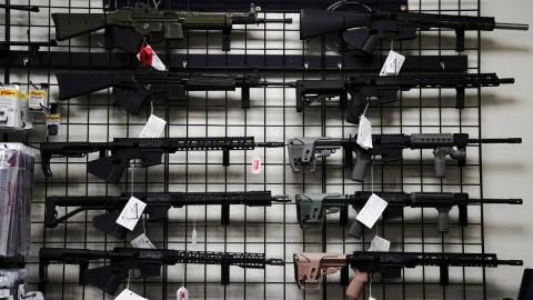 Son legales las pistolas con las que cometen tiroteos