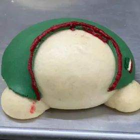 Si eres un amante del pan esta noticia te va encantar, con motivo del Mundial de Qatar 2022, una panadería creó las conchas mundialistas, conócelas.