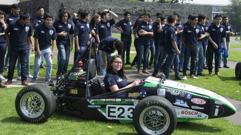 UNAM Motosports exhibe autos que construyó tipo Fórmula 1