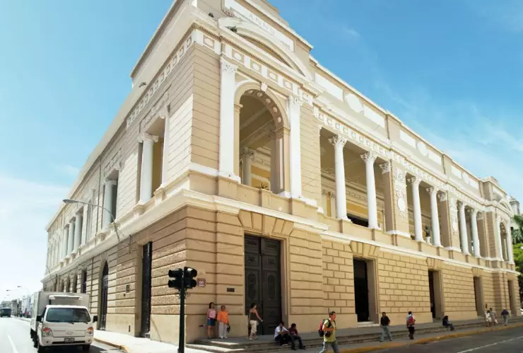 Revelan las primeras IMÁGENES del interior del Teatro José Peón Contreras en su restauración