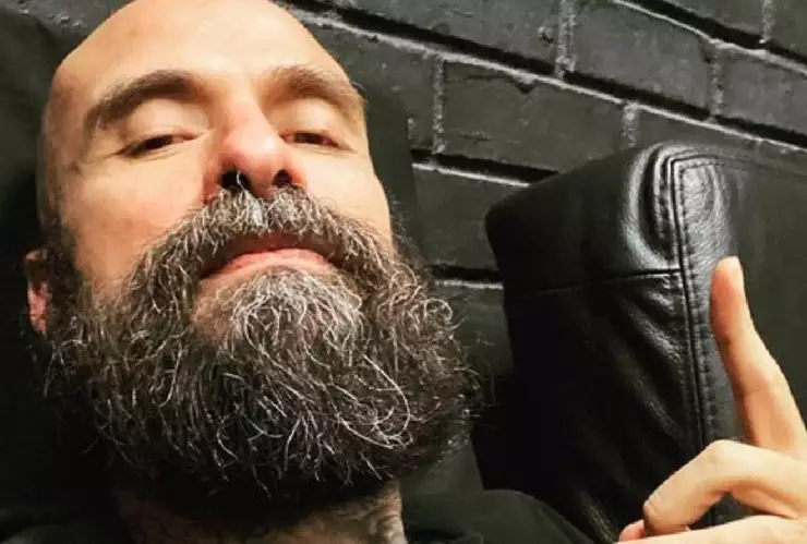 Una abuelita reaccionó al video explícito de Babo, de Cartel de Santa, y se volvió en redes sociales.