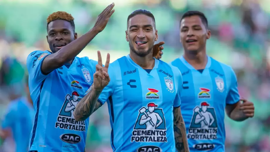 Pachuca golea a Santos