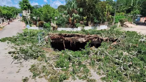 ¿Cómo se forma un socavón_ Esto es lo que causa el hundimiento en la tierra?