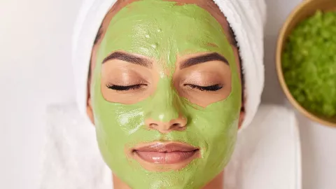 El té verde es un aliado natural que revitaliza, equilibra y refresca la piel del rostro.