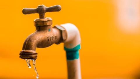 llave de agua sequía