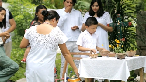 Conoce qué es el bautizo maya, una ceremonia que prevelace con los años