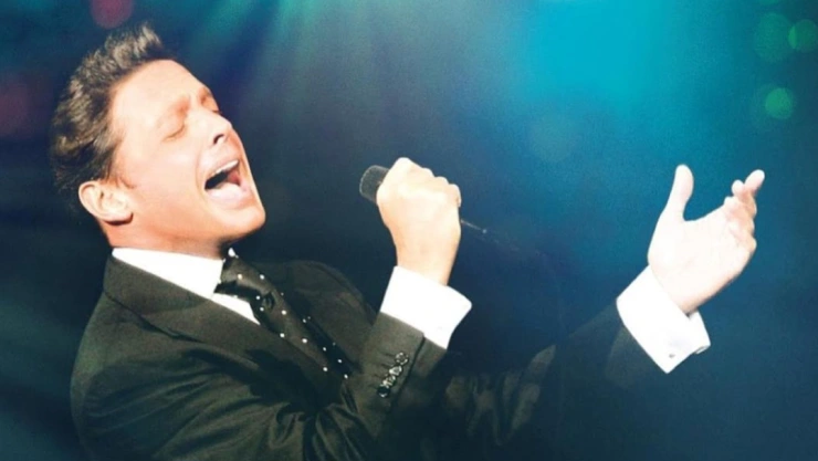 Hospitalizan a Luis Miguel en Chile