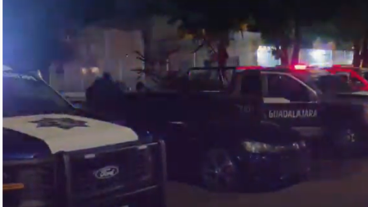 Así la madrugada en la Zona Metropolitana de Guadalajara: Un joven es baleado y detienen a pareja armada