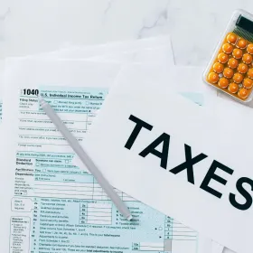 SAT visitará a adultos mayores en Febrero, ¿por qué? Así debes identificar a sus funcionarios