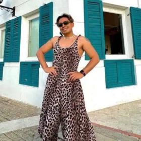 Ricardo con vestido.jpg