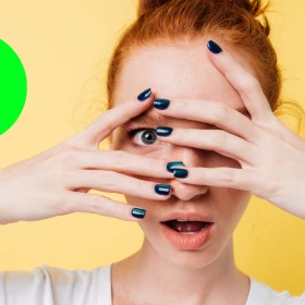 /estilo-de-vida/5-colores-oscuros-uñas-tendencia-octubre