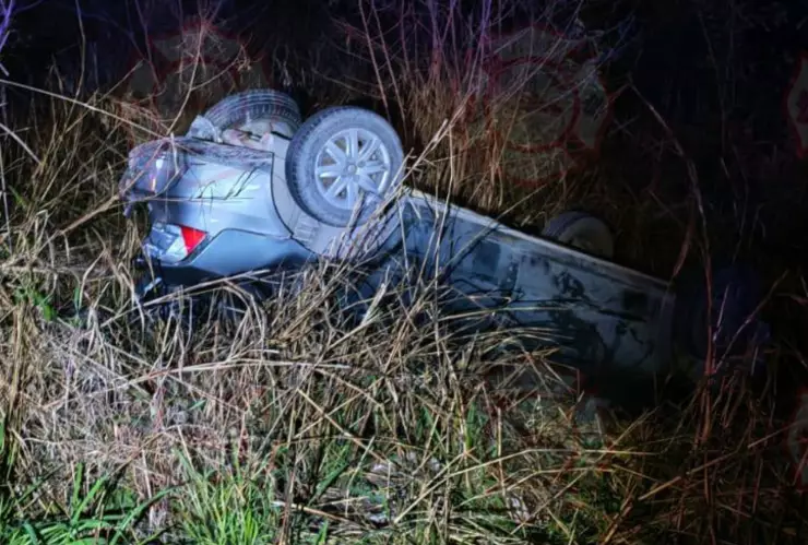 Camioneta choca a auto en Campeche y se da a la fuga; conductor queda policontundido