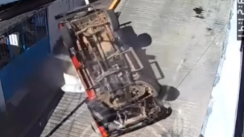 Camioneta volcada.png