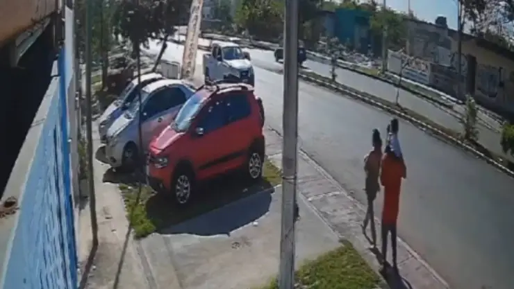 ÚLTIMO MOMENTO_ Detienen a pareja por presunto robo de camioneta en Mérid