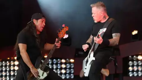 Carlos Augusto González, candidato del Verde Ecologista a la presidencia municipal de Reynosa, Tamaulipas prometió llevar a “Metallica” si gana.