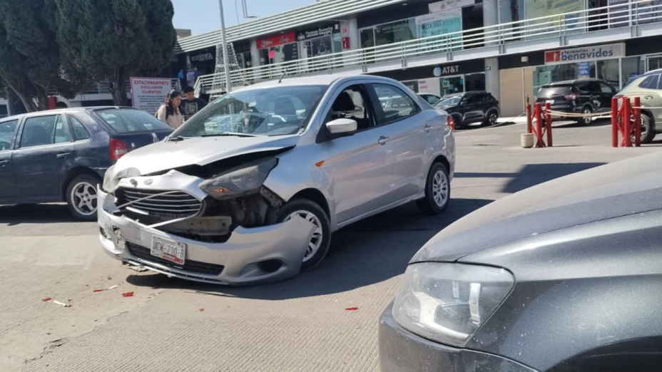 Choque avenida Valsequillo y Avenida del Jardín hoy 19 de noviembre 2025