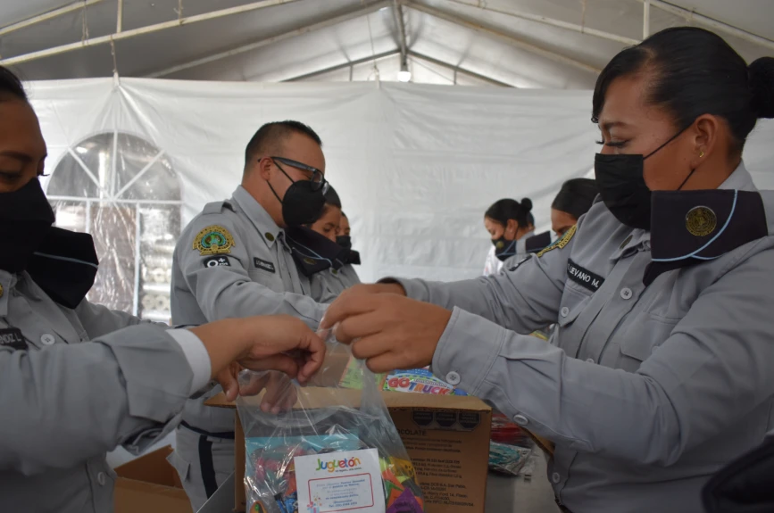 ¡Agradecemos a estos héroes que siguen sumándose con la causa del Juguetón Azteca! ¡Gracias, SSC, CDMX!
