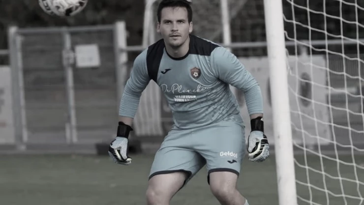 El portero Arne Espeel murió tras desvanecerse por atajar un penal