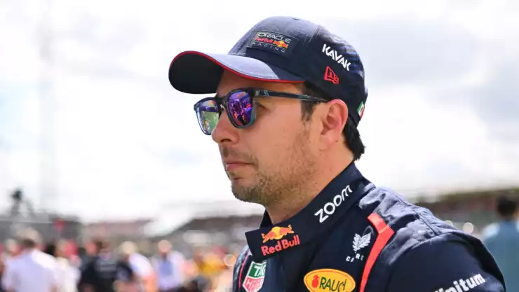 Checo Pérez tiene tensa discusión con Christian Horner en las Qualys de Bélgica