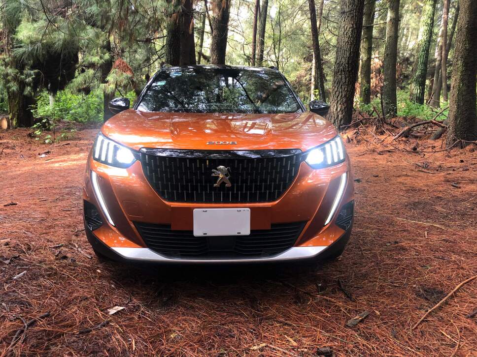 peugeot 2008 frente