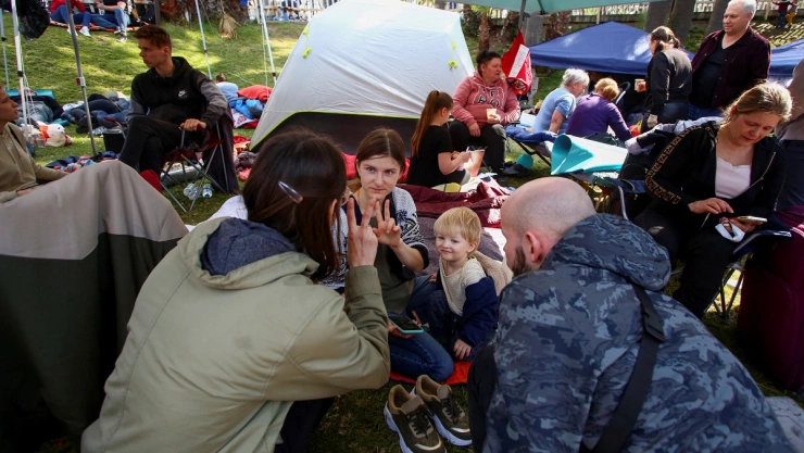 Crece campamento de ucranianos en Tijuana, frontera Estados Unidos - México