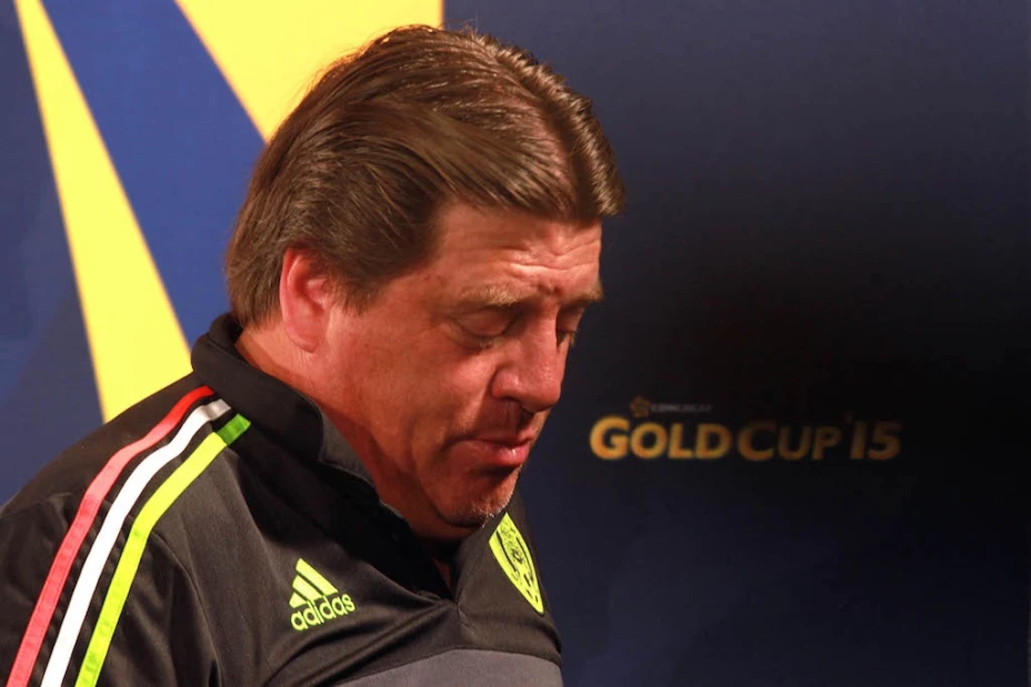 Miguel Herrera reaccionó de manera violenta ante los comentarios de Christian Martinoli