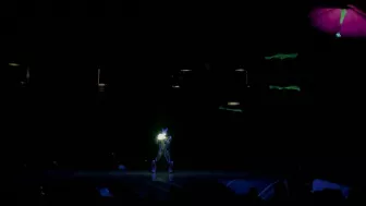 Una historia sin palabras puede decirlo todo. Cada mirada en el escenario era un universo.