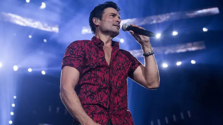 Chayanne lanza pregunta en Twitter y desata la nostalgia entre fans