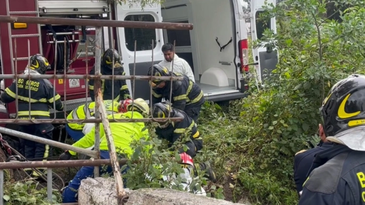 Recuperan cadáver de un hombre del canal de Chalco