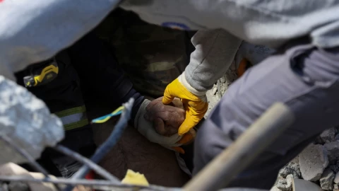 Cuanto tiempo se puede sobrevivir bajo escombros