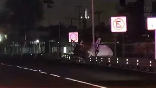 Pipa vuelca en la autopista México-Pachuca.