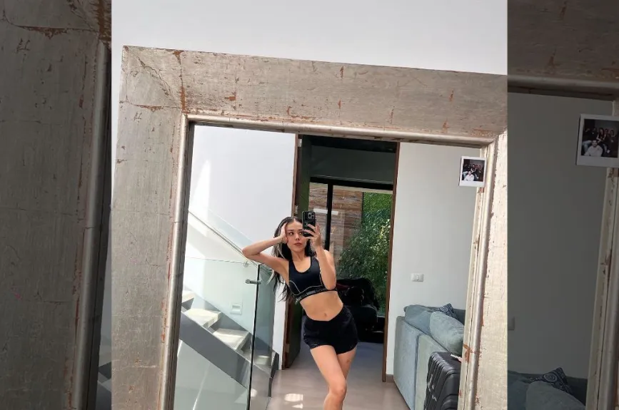 Danna de perfil (9).jpg