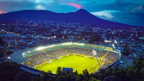 Estadio Cuscatlán.jpg