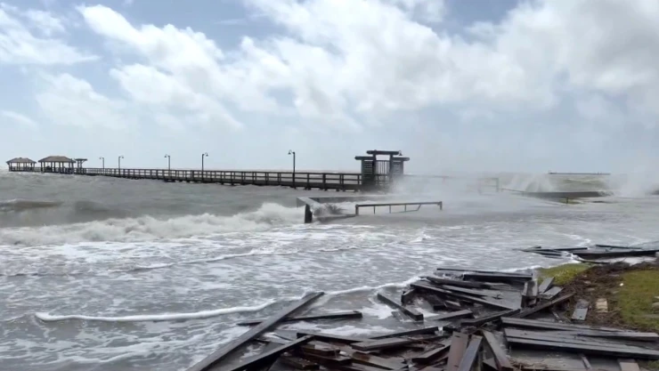 huracán-beryl-corpus-christi-sur-texas-sigue-en-vivio-nueva-trayectoria