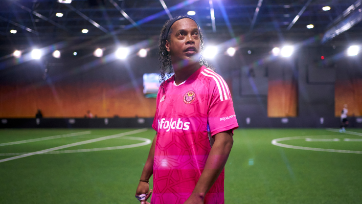Yo no voy a correr, la frase de Ronaldinho en su debut en Kings League