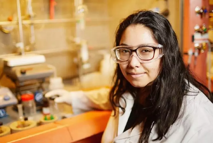 Ciencia: latina gana beca de investigación de lucha contra el cáncer