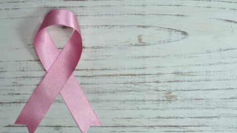El mes de octubre se conmemora la lucha contra el cáncer de mama